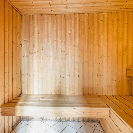 Mollehuset In Blokhus Holiday Home For 16 People *