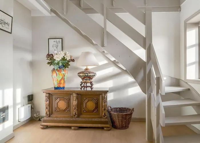 3009møllehuset, Begge Huse